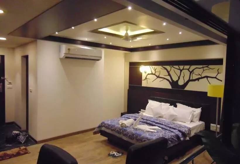 Hotelli Grandpragati