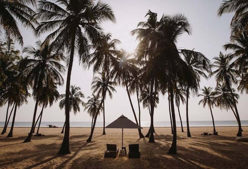 בית מלון כפרי Karpaha Sands