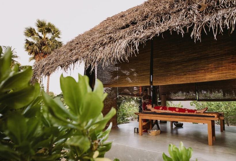 בית מלון כפרי Karpaha Sands