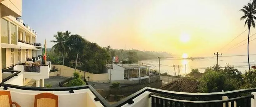 ホテル Queens Beach