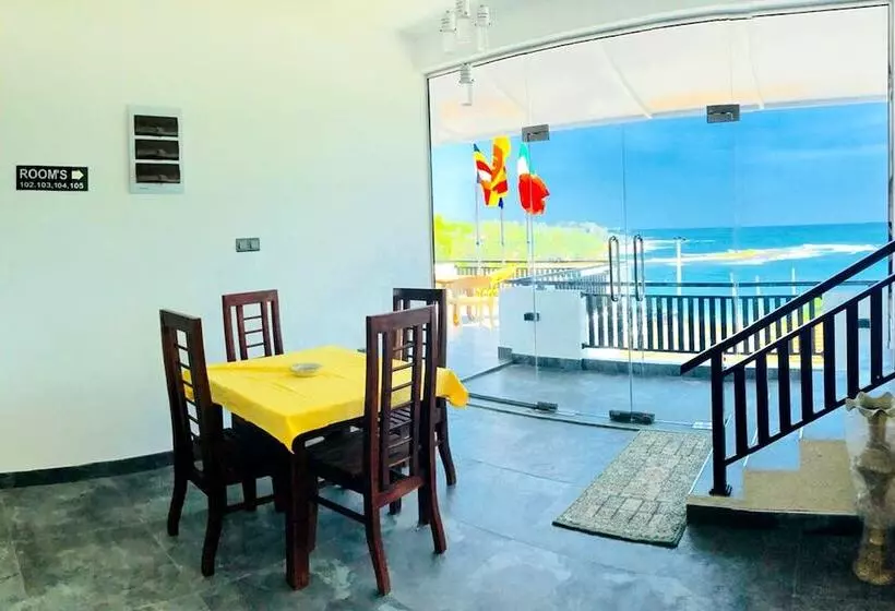 ホテル Queens Beach