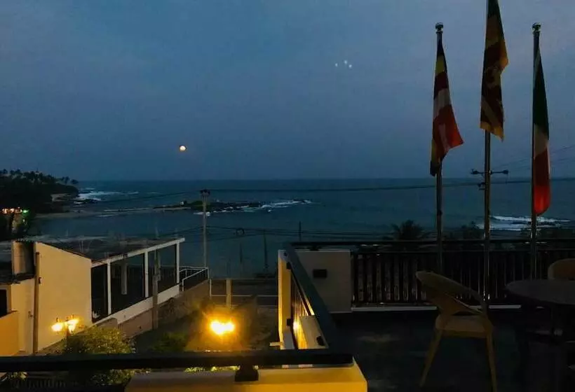 ホテル Queens Beach