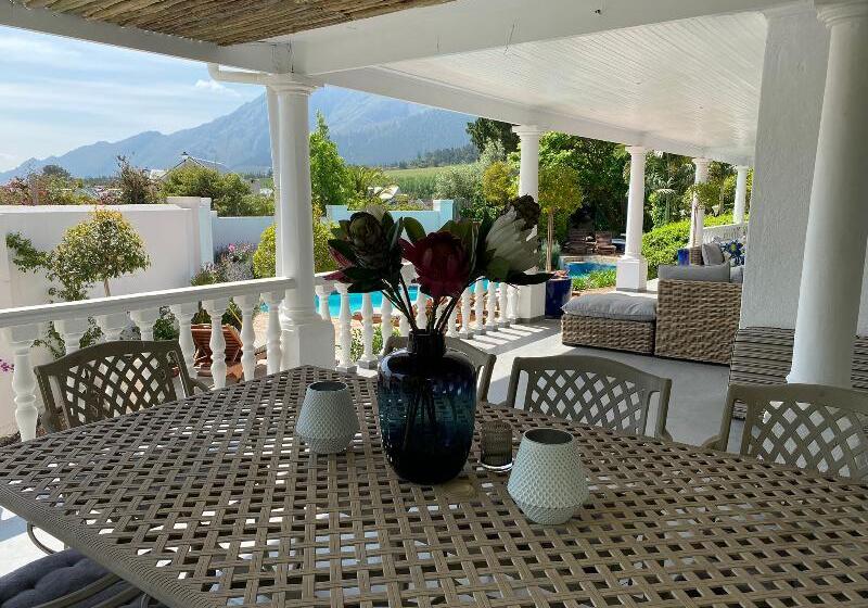 פנסיון La Ferme Guesthouse