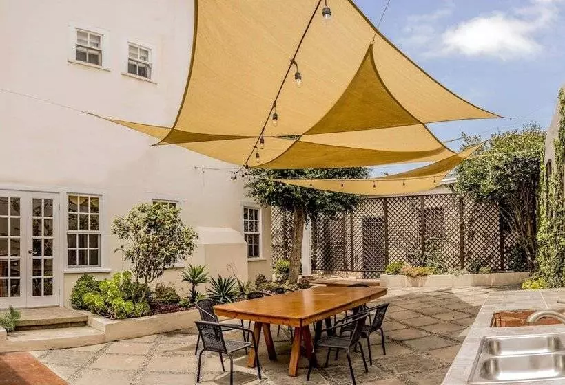 تختخواب و صبحانه La Villa De Adelina
