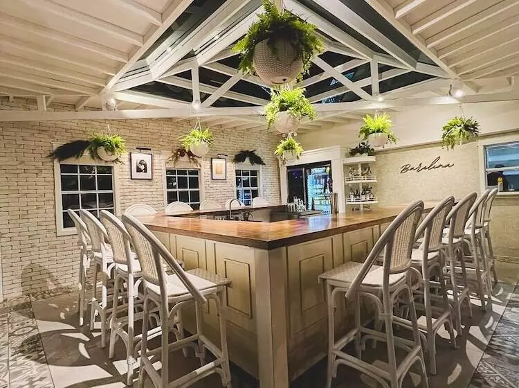 تختخواب و صبحانه La Villa De Adelina