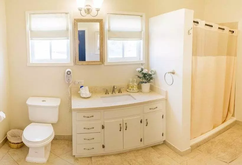 تختخواب و صبحانه La Villa De Adelina