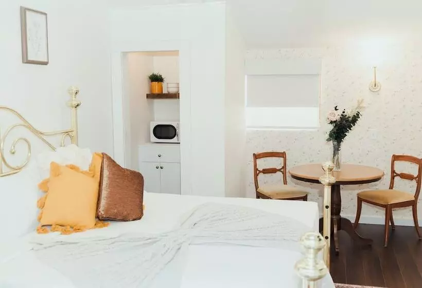تختخواب و صبحانه La Villa De Adelina