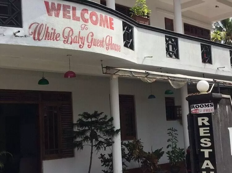 تختخواب و صبحانه White Baby Beach Rest
