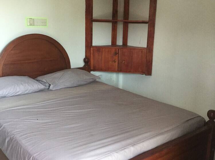 Bed and Breakfast White Baby Beach Rest