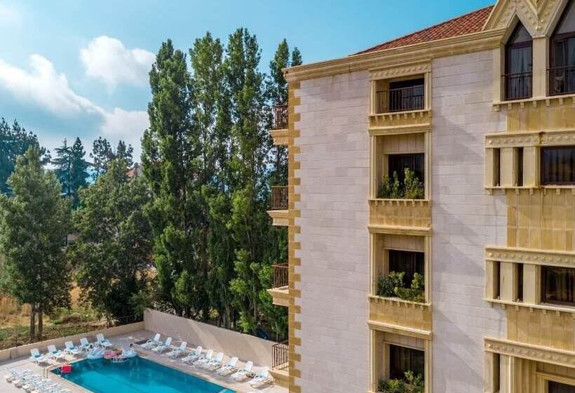 Green Lake Hotel   Jezzine