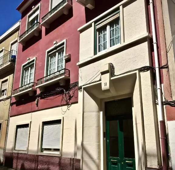 Hola Lisbon Suites