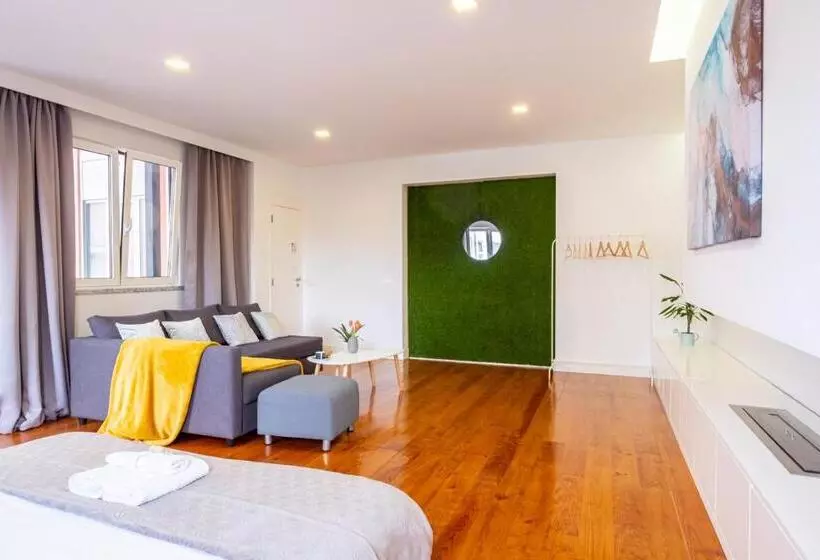 Hola Lisbon Suites