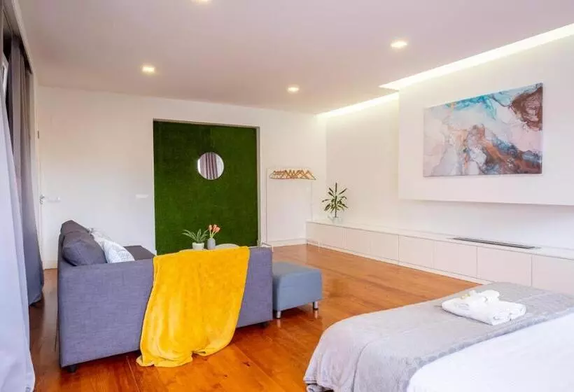 Hola Lisbon Suites