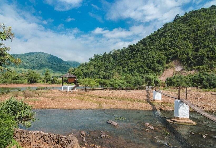 Отель Muang La Lodge