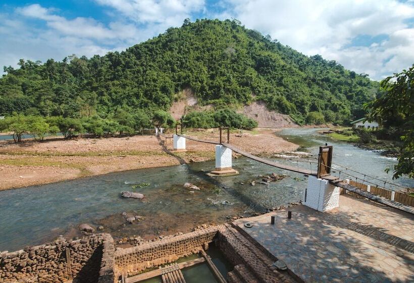 Отель Muang La Lodge