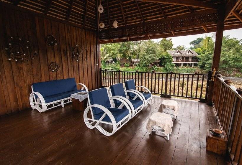 Отель Muang La Lodge