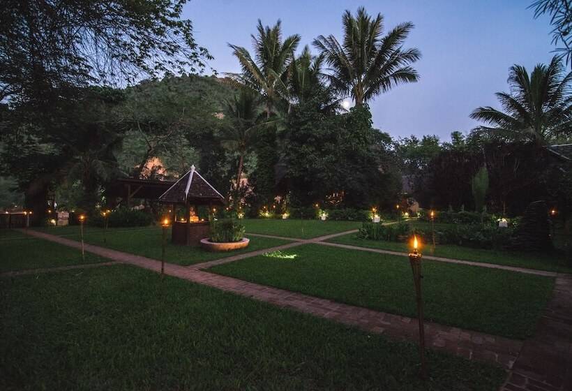 Отель Muang La Lodge