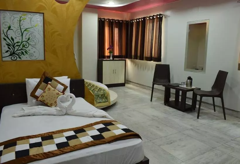هتل Shri Ram Residency