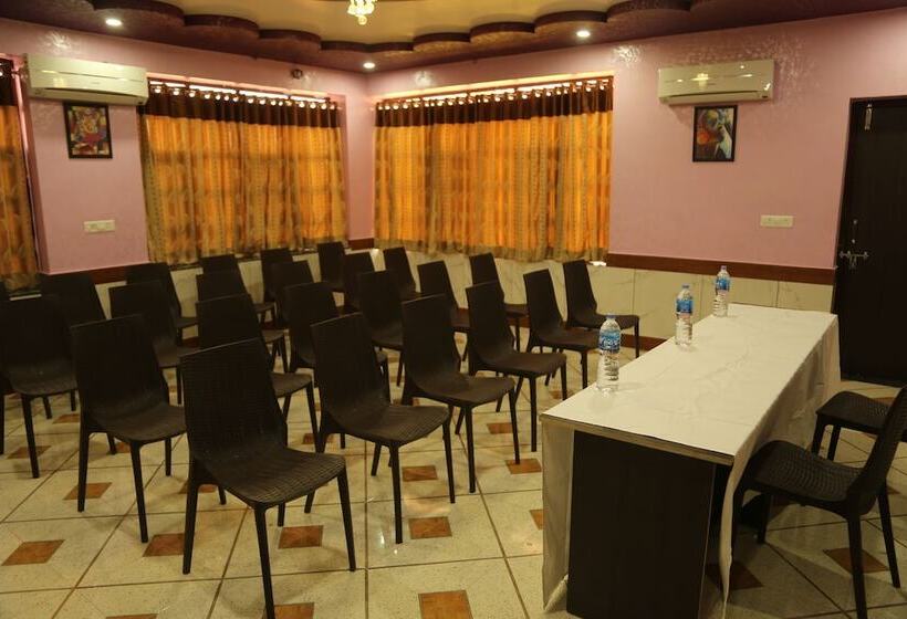 בית מלון כפרי Shri Ram Residency