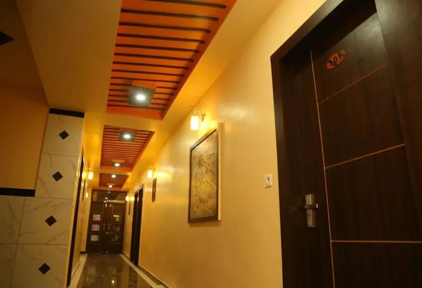 هتل Shri Ram Residency