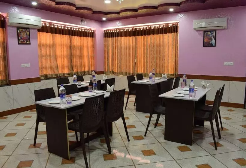 هتل Shri Ram Residency