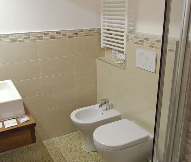 بنسيون Affittacamere Angel 2