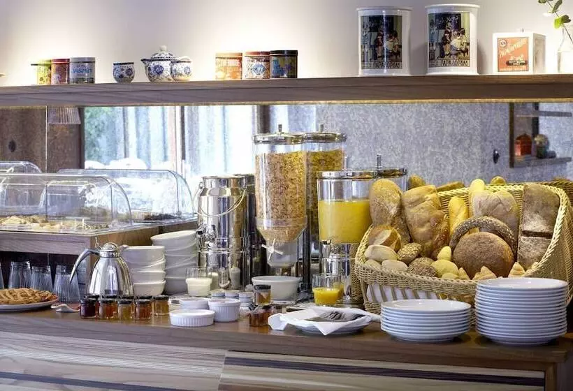 Majatalo Apollon Library Suites