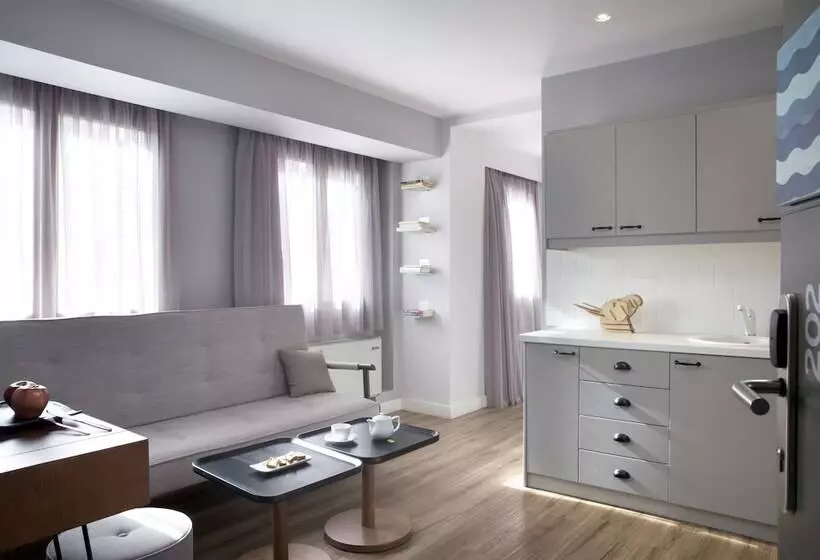 Majatalo Apollon Library Suites