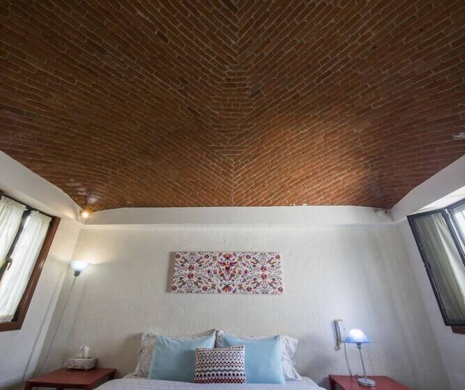 پانسیون Casa Ayvar