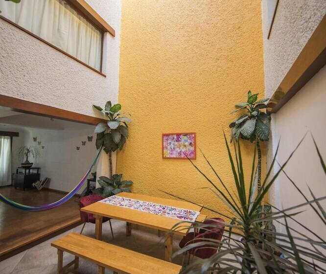 پانسیون Casa Ayvar