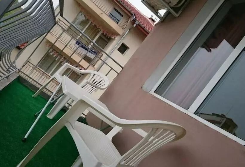 Majatalo Guest House Angelina