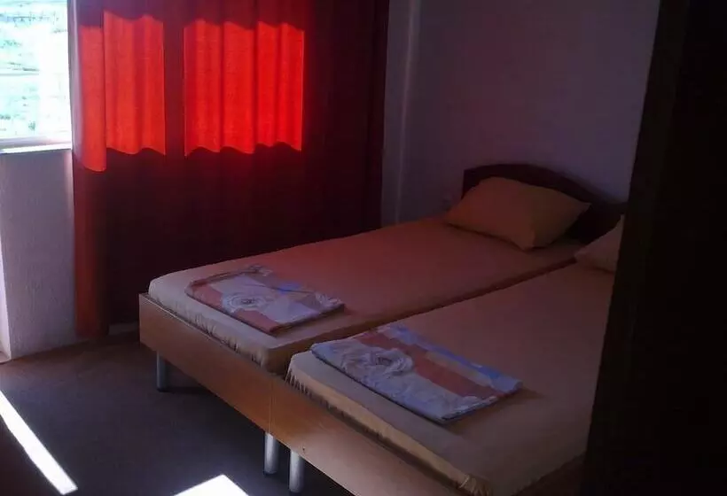 Majatalo Guest House Angelina