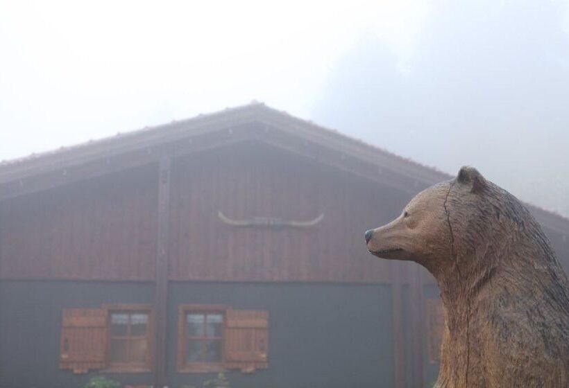 Vasilikia Mountain Farm & Retreat