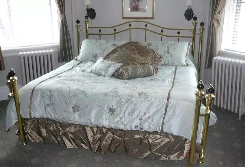 Отель 463 Beacon Street Guest House