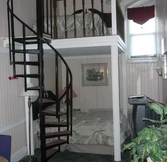 Отель 463 Beacon Street Guest House