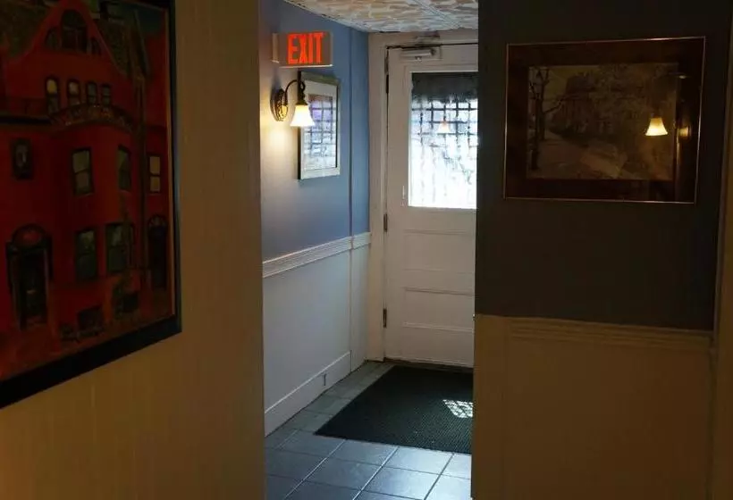 Отель 463 Beacon Street Guest House