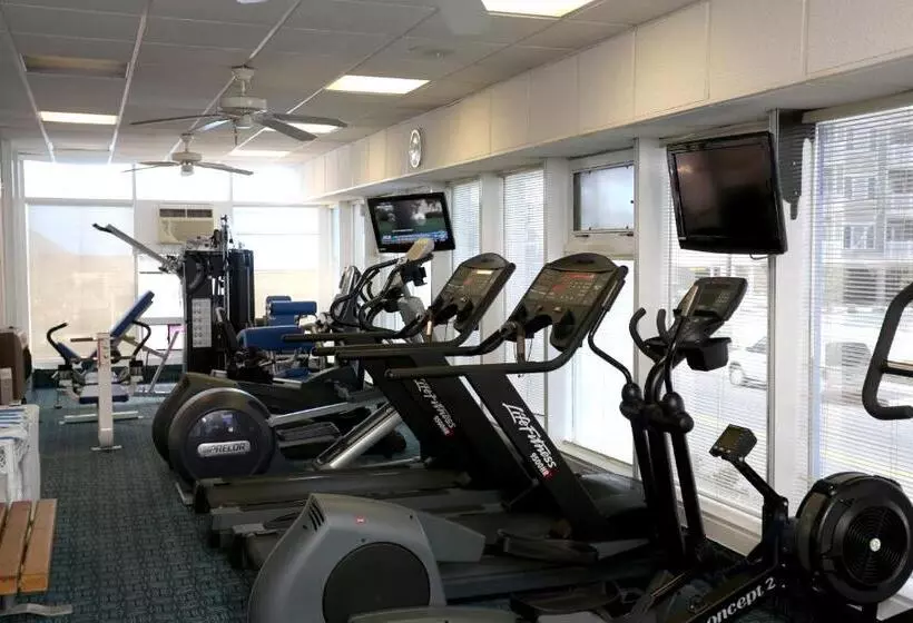 호텔 Adventurer Oceanfront Inn