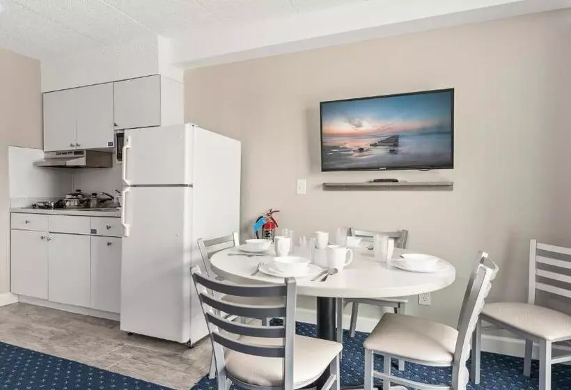 호텔 Adventurer Oceanfront Inn