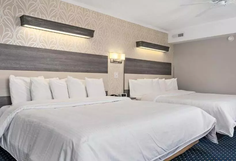 호텔 Adventurer Oceanfront Inn