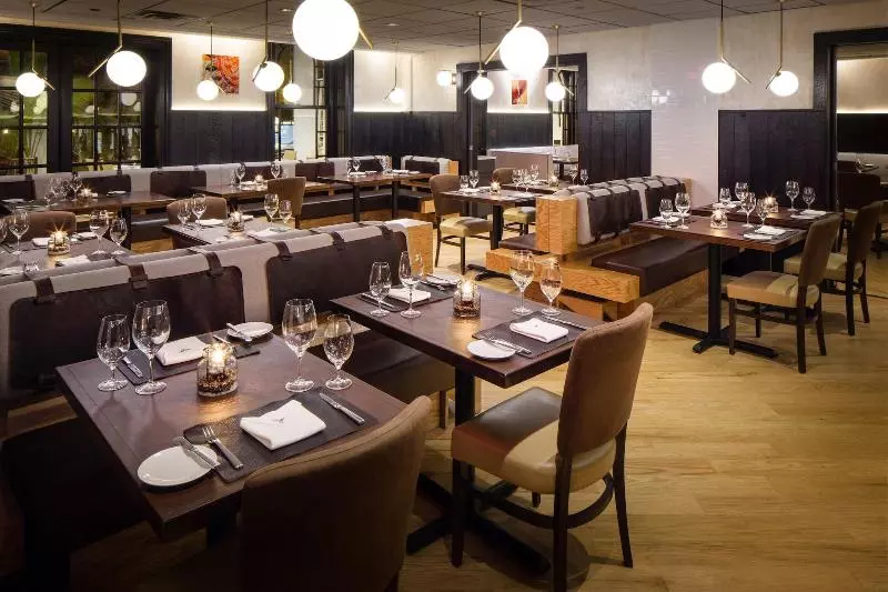 בית מלון כפרי The Adelphi