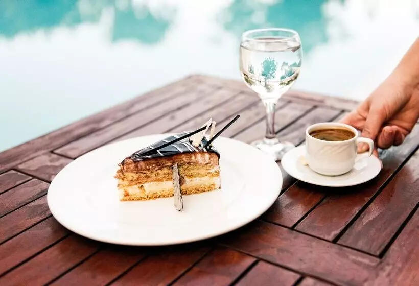 Отель Ulusoy Kemer Holiday Club