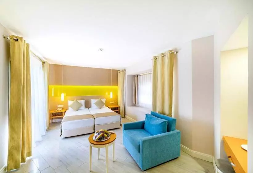 Отель Ulusoy Kemer Holiday Club