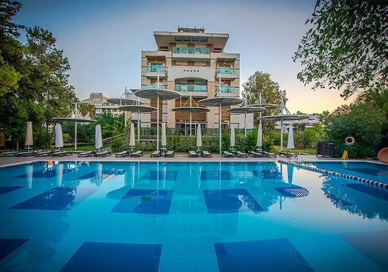 Oleander Hotel & Apartments