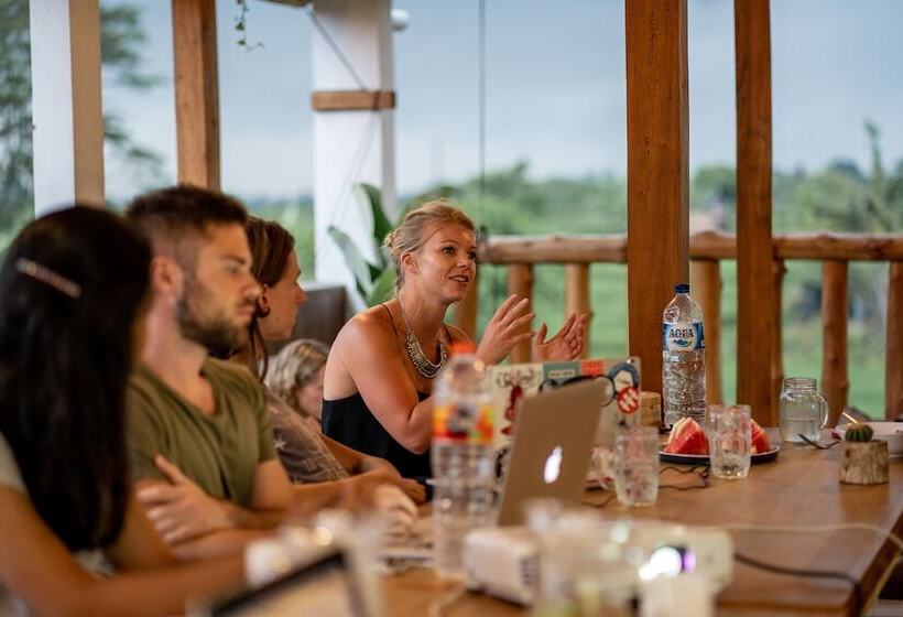 Draper Startup House For Entrepreneurs   Hostel