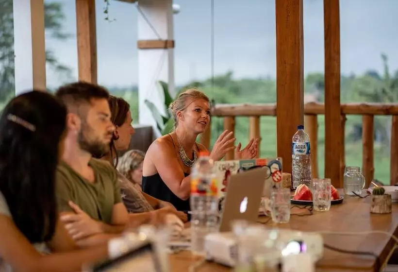 Draper Startup House For Entrepreneurs   Hostel