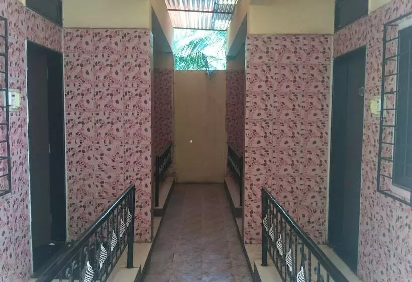 ホテル Govinda Lodge