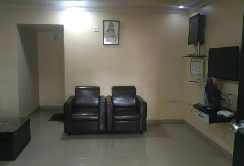 ホテル Govinda Lodge