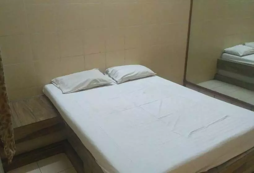 ホテル Govinda Lodge