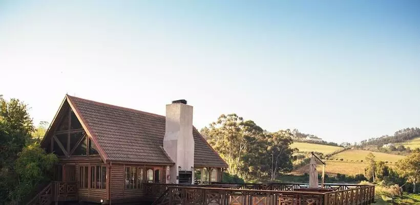 ホテル The Log Cabin Lodge