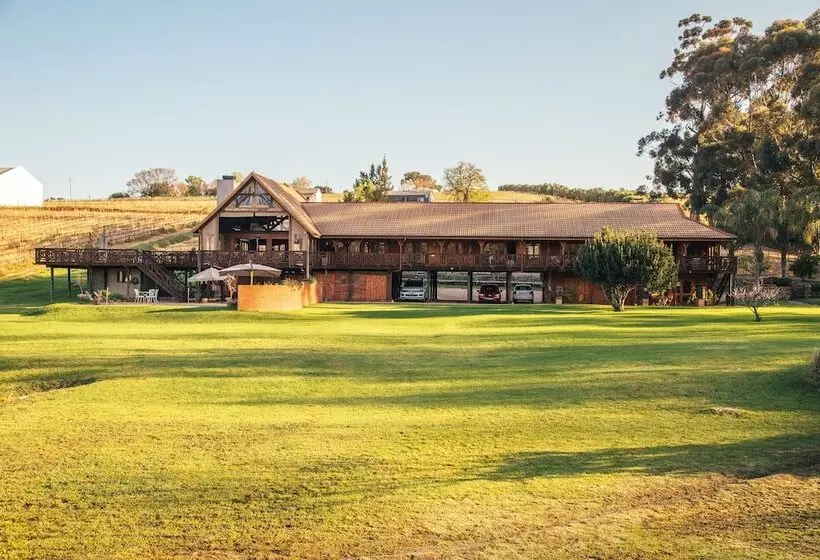 ホテル The Log Cabin Lodge